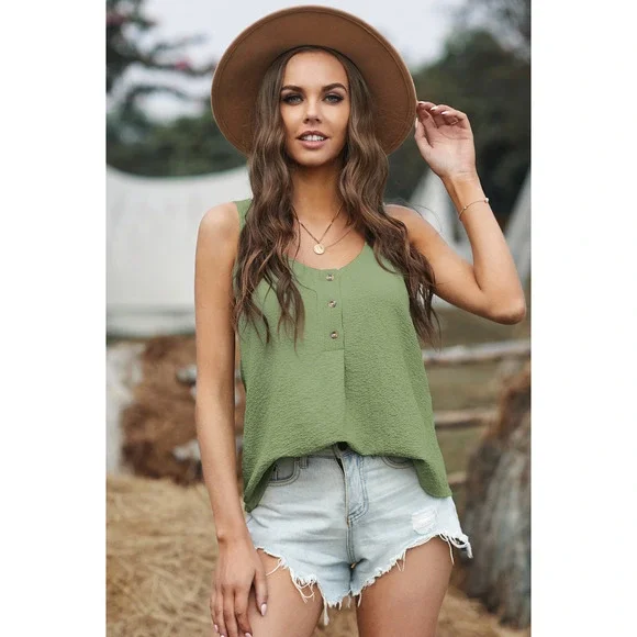 Boho Green Button Textured Tank Top - Picture 3 of 11